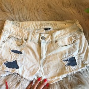 American Eagle Outfitters stretchy jean shorts